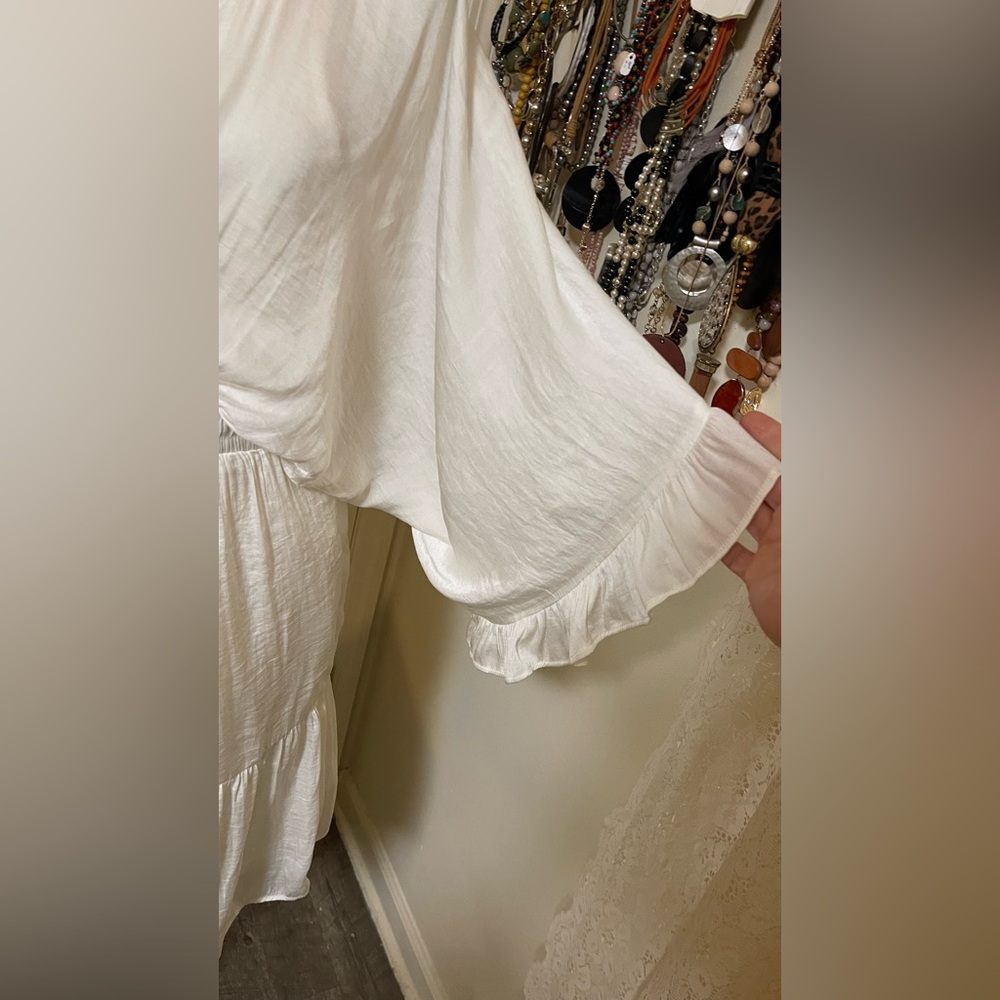 Elegant White Women's Dress - Picture 6 of 9